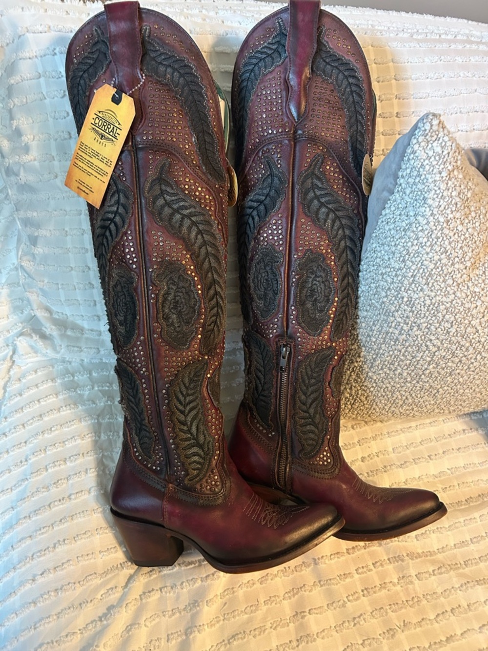 Corral Burgundy and Black Embroidered Women's Cowboy Boots - Picture 3 of 6